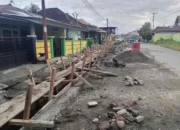 Pemprov Malut Bangun Drainase di 3 Segmen Desa Fagudu Kepulauan Sula untuk Atasi Banjir