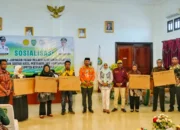 Bupati Sula Serahkan Bantuan Starlink untuk Layanan Internet