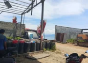 Aktifitas Bongkar Muatan Proyek RSUD di Pantai Waigoiben Kantongi Izin Resmi dari Syahbandar Sanana