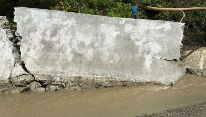 Talud Penahan Banjir di Desa Baleha Patah, Kontraktor Siap Lakukan Perbaikan