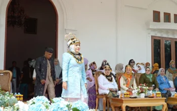 Pimpin Upacara Hardiknas, Bupati Sula Ajak Seluruh Elemen Tingkatkan Kualitas Pendidikan