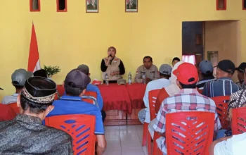 Kunker Perdana di Desa Kawata, Camat Mangoli Utara Timur Ajak Masyarakat Jaga Kamtibmas dan Persaudaraan
