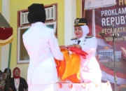 Perdana, Camat Ernawati Sapsuha Jadi Irup Peringati HUT RI ke-81 di Mangoli Utara Timur